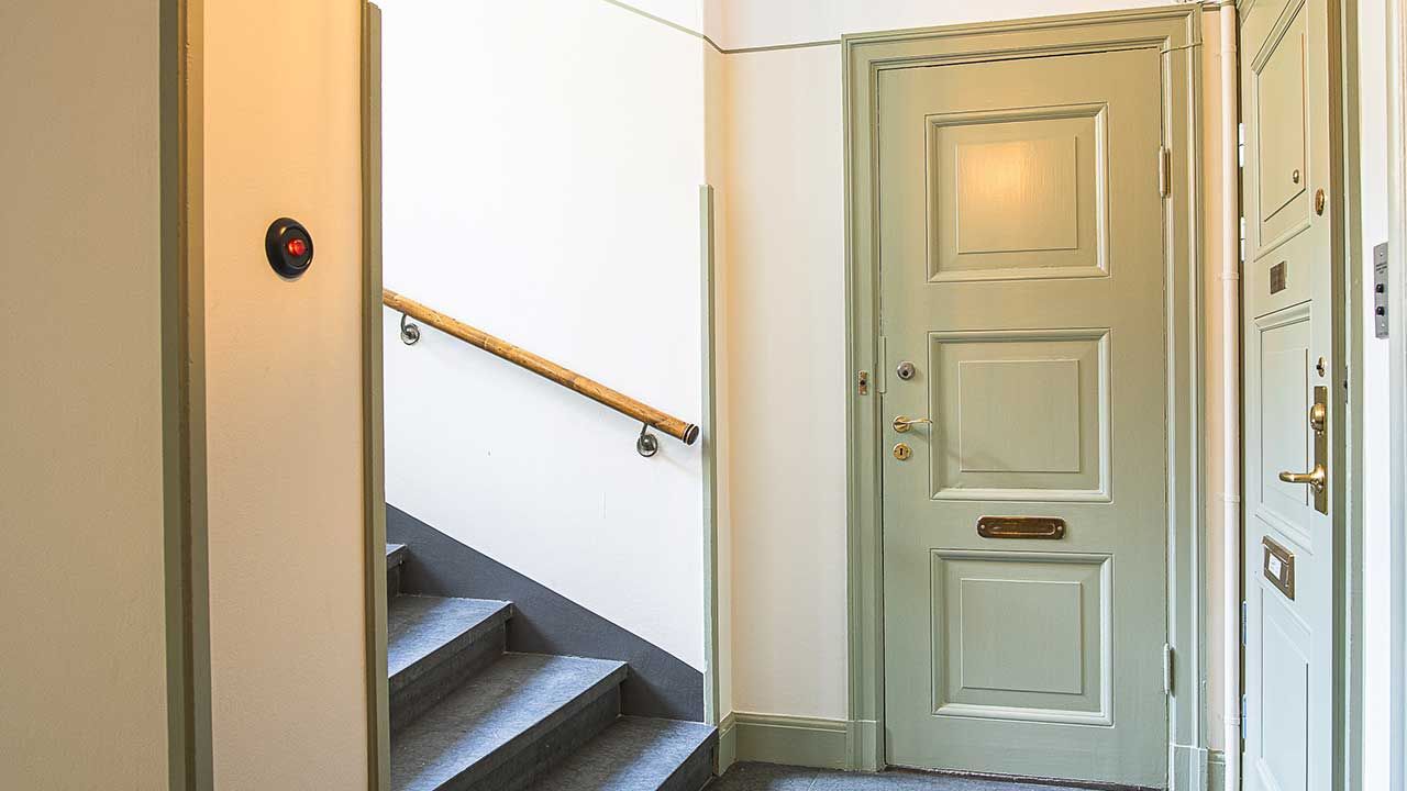 Vi har målat och färgsatt hundratals trapphus sedan 1973