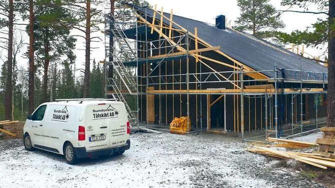 När taket behöver omtanke – lokala experter på tätskikt i Sundsvall